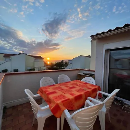 T2 avec terrasse, vue étang et son coucher de soleil, plage à proximité, wifi et place de parking gratuit que l on nomme Grain de Corail Le Barcarès Exterior foto
