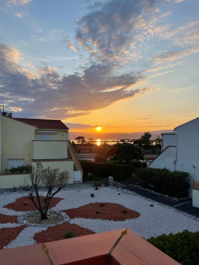 T2 Avec Terrasse, Vue étang Et Son Coucher De Soleil, à Proximité, Wifi Et Place De Parking Gratuit Que L On Nomme Grain De Corail Appartement *